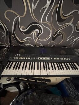 Yamaha psr s650