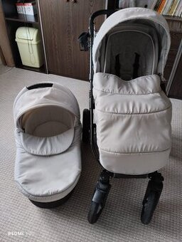 Kočárek Camarelo s podnožníkem pro druhé dítě