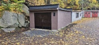 Garaz u sidliste Broumovska