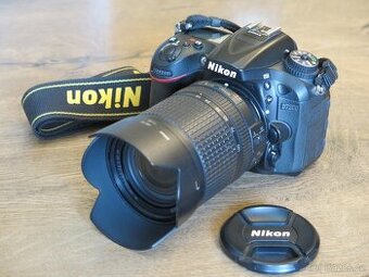 Nikon D7200 + objektiv  Nikon 18-140 mm  + SDXC 64 GB