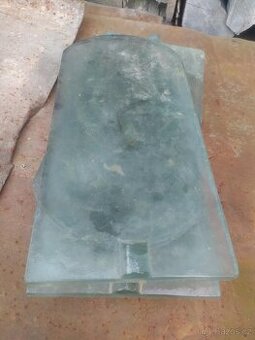 Prosvětlovací skleněná taška bobrovka