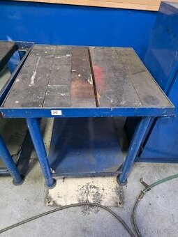 Masivní dílenský pracovní stůl