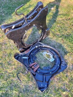 Otočná konzole pro sedadlo