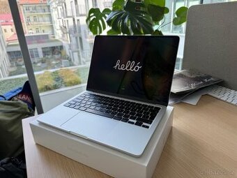 MacBook Air M2 13" – 10 core / 16 GB / 512 GB
