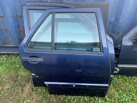Dveře na Saab 9000 modré