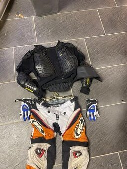 Motokrosove kalhoty, chrániče a rukavice Kenny dětské