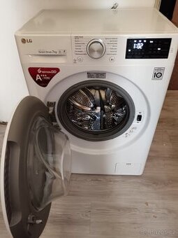 LG