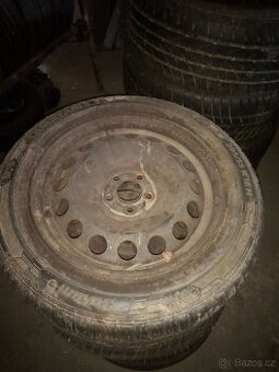 Prodám celoroční kola 5x100 205 55 R16 golf4
