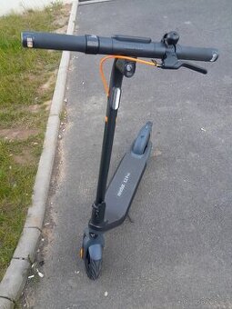 Elektrická koloběžka SEGWAY NINEBOT E2 PRO