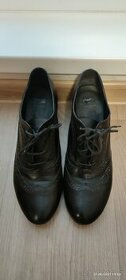 Kožené elegantní dámské boty Baťa vel. 41