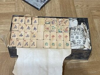 Tradiční čínská desková hra Mahjong - 1