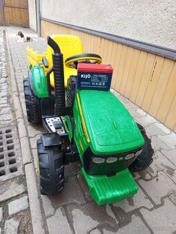 Prodám dětský traktor John Deere dočasně zamluvený - 1