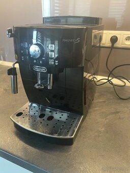 DeLonghi Magnifica S - ECAM 21.117.B
