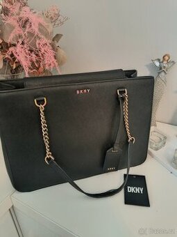 Černá kožená kabelka DKNY
