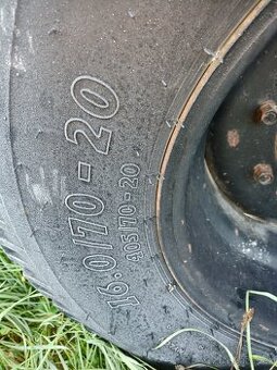 Kola na fekál 16.2/70-20 405/70-20