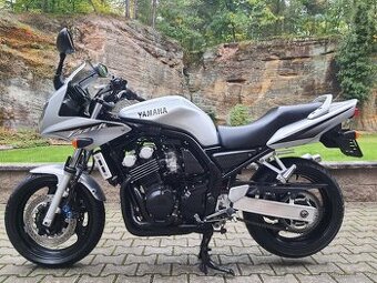Yamaha FZS 600 Fazer 49.000,- Kč