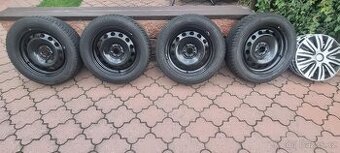 Kvalitní zimní komplety, kola, disky, poklice, jako nové.