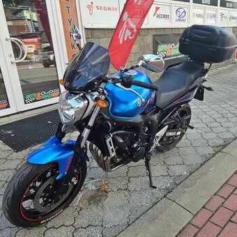 Yamaha FZ 6 Fazer, 1x zadní kufr, 2x klíč