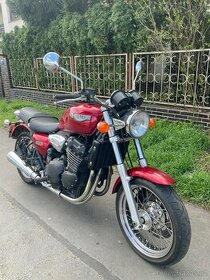 Triumph Legend 900