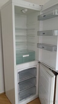 Lednice z mrazákem Whirlpool