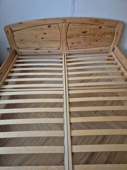 Dřevěná postel  velká
