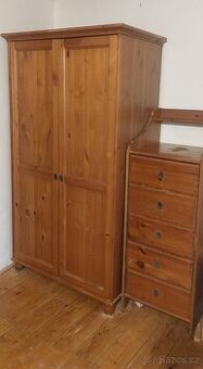 Masiv - šatní skříně, komoda, noční stolek IKEA Leksvik