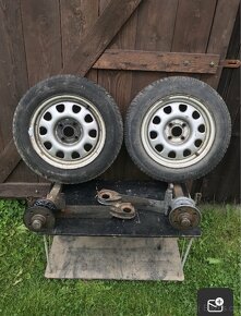 Náboje a kola na vozík