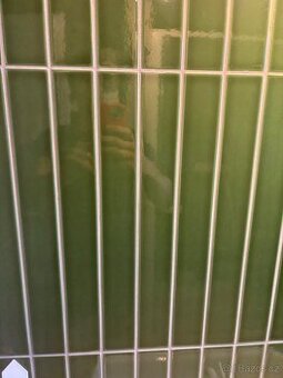 Zelený interior obklad (cena dohodou Vitral Forest reactive)