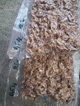 Vlašské ořechy  loupané