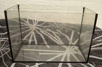 Akvárium 30x20x15 9l