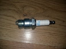 Zapalovací svíčky NGK APR6FS