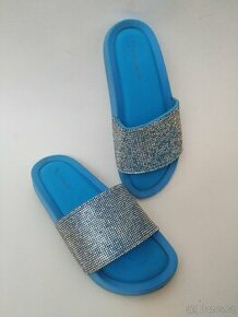 Dámské nazouváky,velikost 39