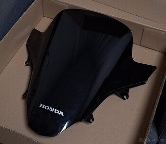 🔥 PRODÁM ORIGINÁLNÍ PLEXI + SVÍČKU HONDA PCX 🔥