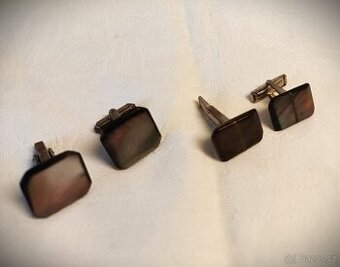 Staré manžetové knoflíčky-černá perleť