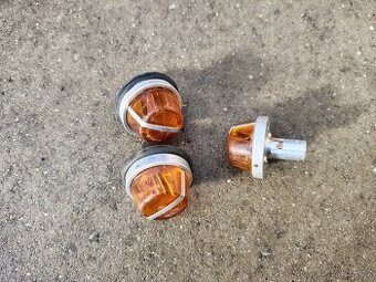 Směrová světla Škoda 1000