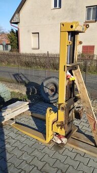 Paletizační vidle, traktor, zetor, vysokozdvih