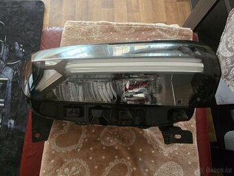 Dacia Duster 3 pravý přední světlomet