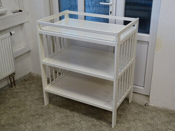 Přebalovací pult (stolek)