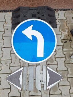 Dopravní značka Přikázaný směr jízdy vlevo