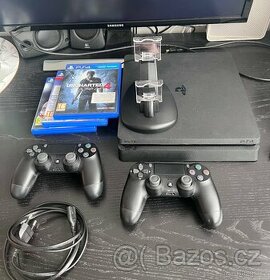 PS4 1TB + hry a dva ovladače Fifa Uncharted Horizon