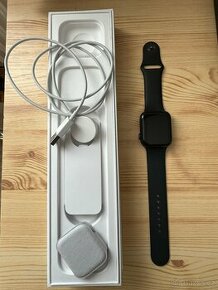 Apple Watch Series 6 - 44mm hliník se sportovním řemínkem