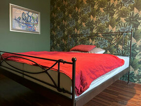 Kovová postel 180x200 včetně roštů a matrací