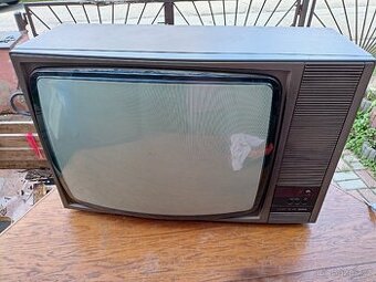 Prodám barevnou televizi Tesla color 416