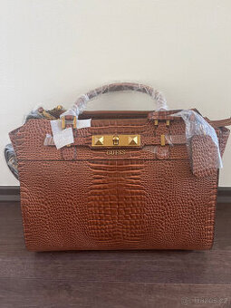 Nová kabelka Guess Raffie Carryall