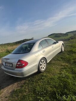 Mercedes-Benz E320