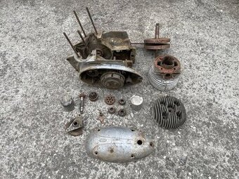 Motor jawa 250/559 Panelka rozebraný - 1
