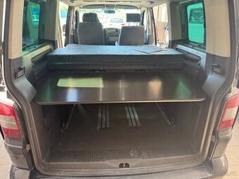 Lůžková úprava VW T5/T6 Multivan konzoly s deskou vč matrace - 1