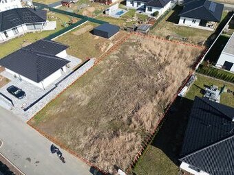 Prodám stavební pozemek 1.017m2 v Kamenném Přívoze - Újezdci