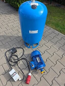 Prodám z vodárny úplně funkční motor + tlakovou nádrž.