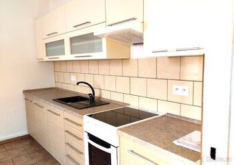 Pronájem bytu 2+1 65 m² Razová